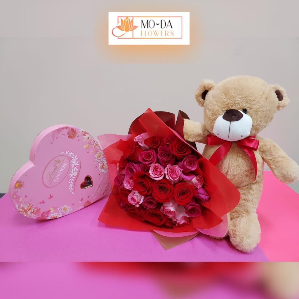 bouquet rosas surtidas,peluche y chocolates