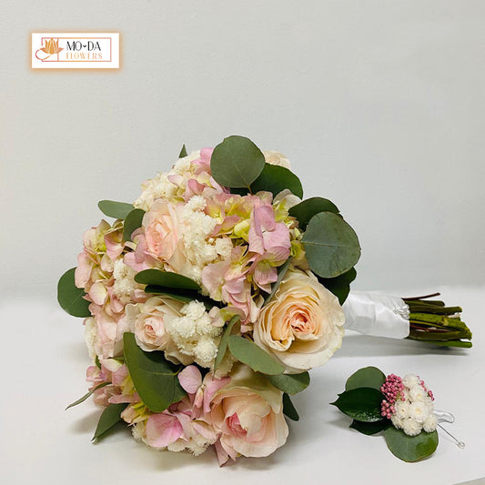 Ramo de novia con rosas y hortencias y eucalipto